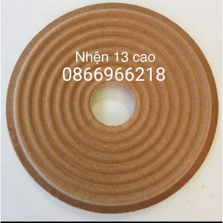 Nhện loa đường kính 13 cm chân cao.