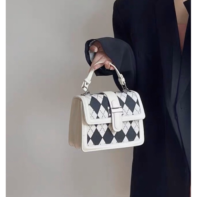 TÚI ĐEO CHÉO NỮ PHỐI DẠ HOẠ TIẾT KẺ CARO/TRƠN