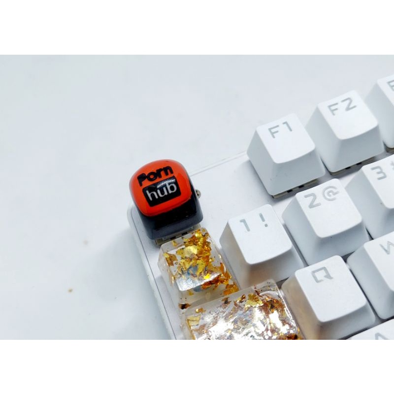 Keycap resin artisan Porn hub trang trí bàn phím cơ gaming.