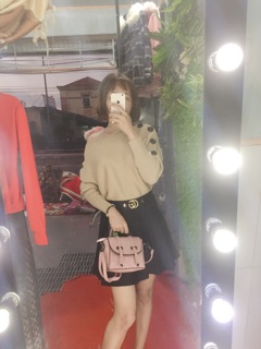 Áo len đính cúc siêu hot ( kèm ảnh thật)