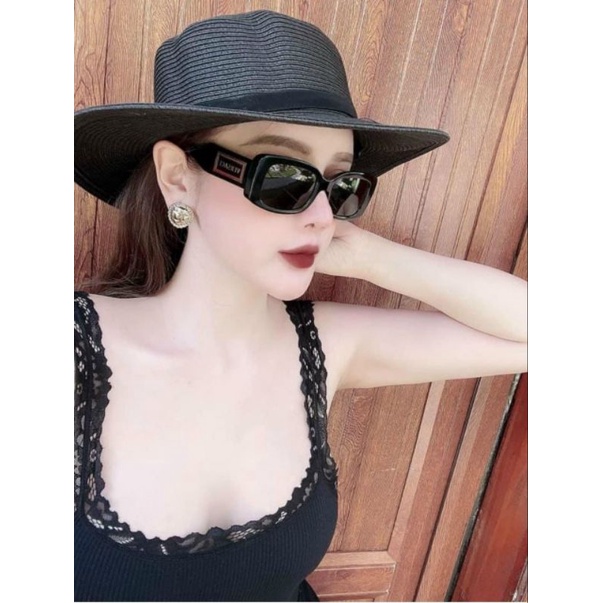 Kính Hiệu Vuông Nhỏ Có Chữ VS Versac. Hot Girl Màu Đen