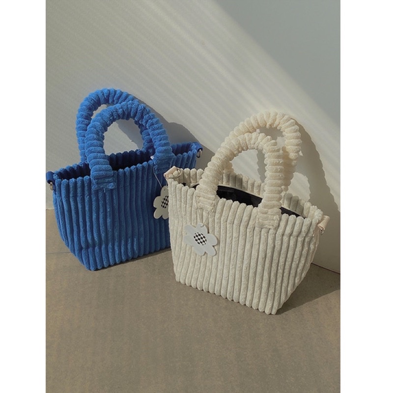 Túi chéo mini tag hoa