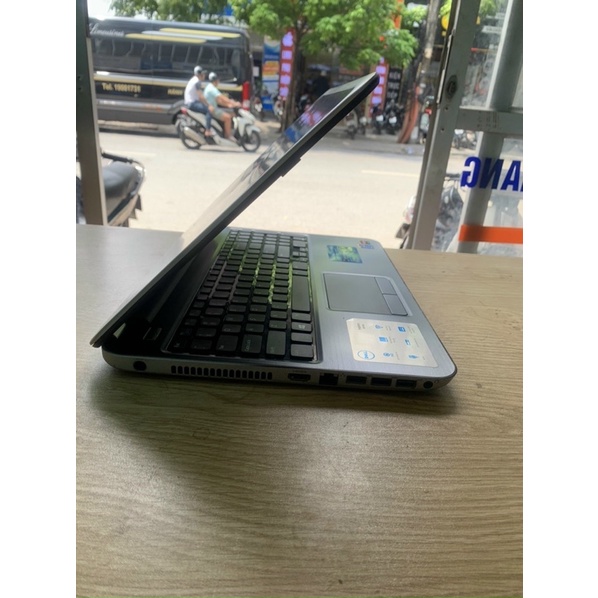 Laptop Dell vỏ nhôm 5537 core i5-4200u ram 4gb vga | BigBuy360 - bigbuy360.vn