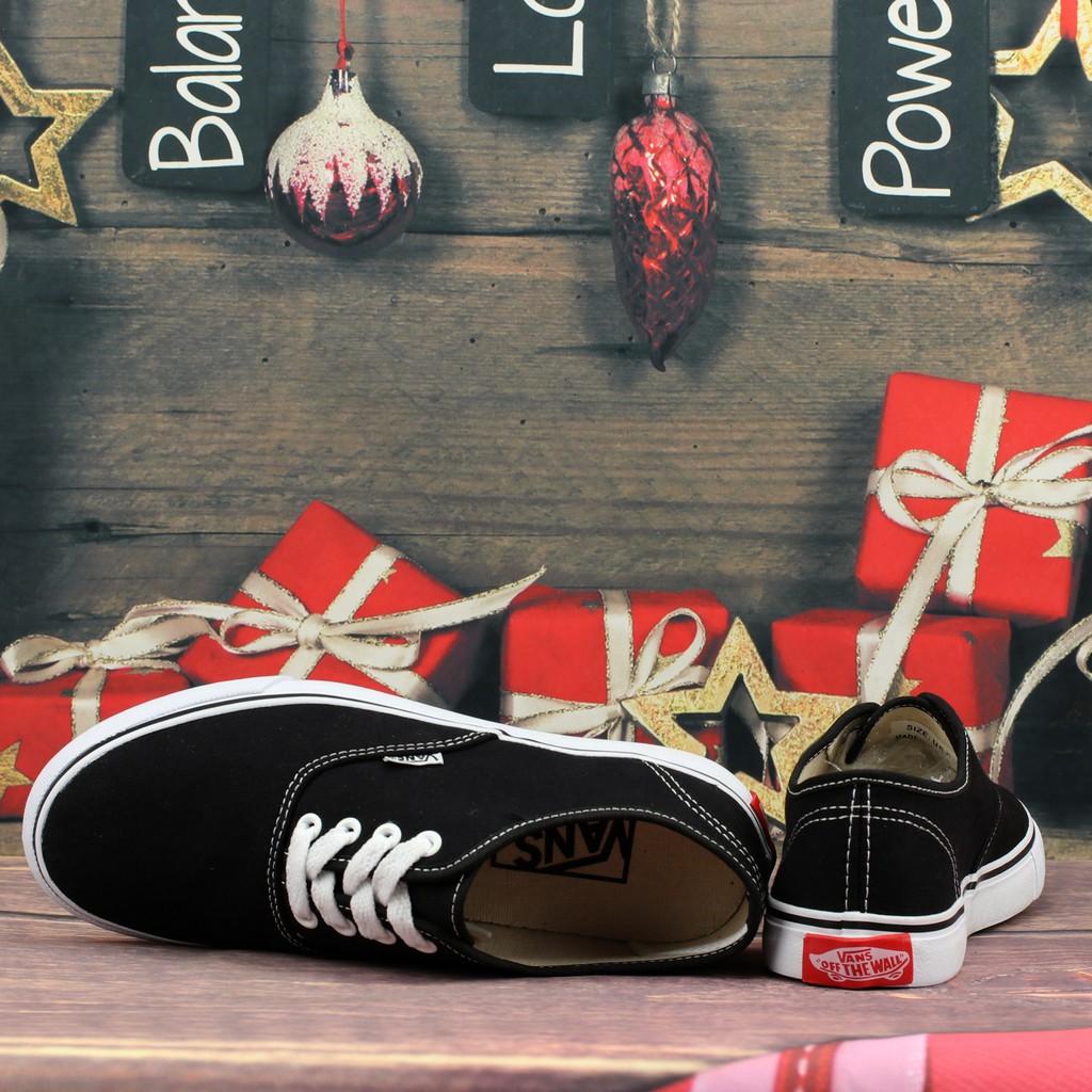 Giày van classic thời trang Nữ Màu đen trắng.