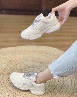 Giày thể thao trắng dạ quang