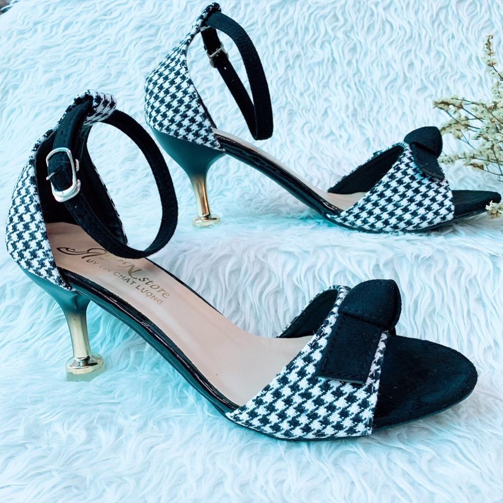 Giày cao gót nhọn 7p quai bản chéo caro kết nơ nữ tính - SD09