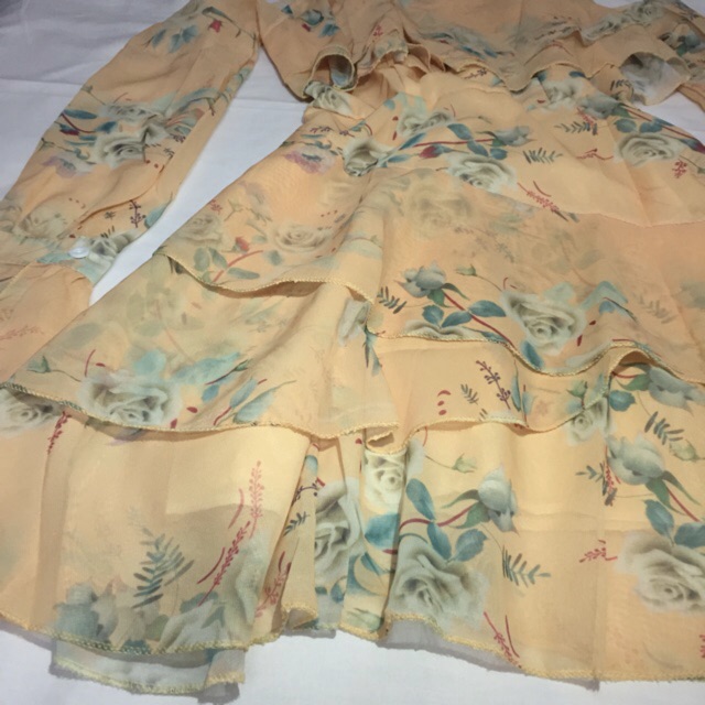 [ẢNH THẬT/ Sẵn] Đầm hoa nhí khoét vai thư ký Kim. Váy hoa tay bèo hai tầng. | BigBuy360 - bigbuy360.vn