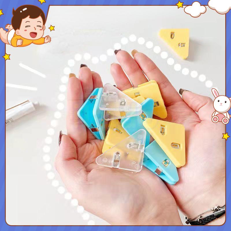 ⭐ iLado ⭐ 【1 PC】 Kẹp tài liệu mini Tam giác kẹp chặt kẹp chặt ống nhựa Văn phòng phẩm trong suốt màu sắc Học sinh kẹp giấy sử dụng học tập Acrylic Tiện ích Cho Học Sinh cho trường học văn phòng dễ thương
