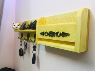 Kệ gỗ decor dày dặn và chắc chắn 250k