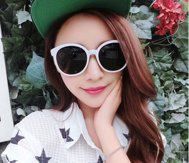 mắt kính mát MÀU TRẮNG ĐI BIỂN kính mắt mèo cho bé và bố mẹ kính tiktok sống ảo siêu hot 2023