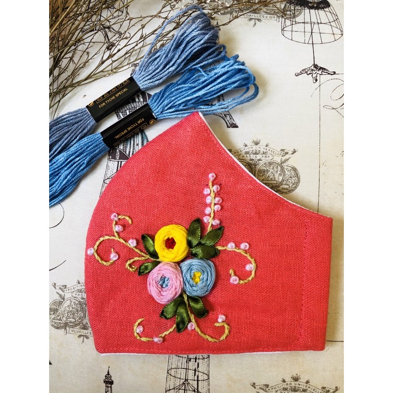Khẩu trang thêu handmade