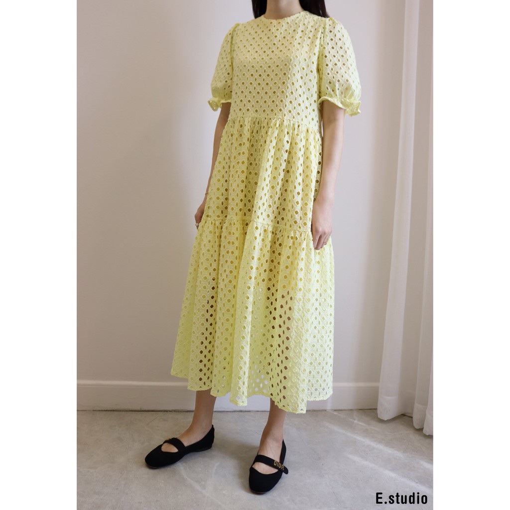 Đầm ren đục lỗ tay bồng E.studio tone màu mùa hè, form rộng thoái mái