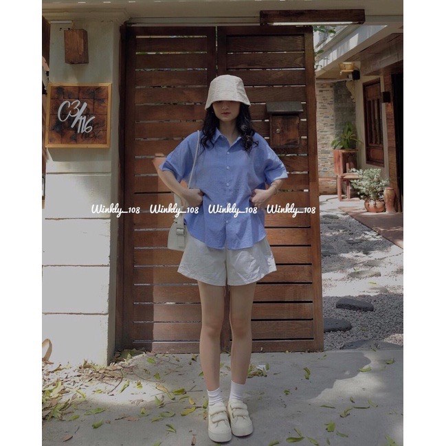 Set sơ mi tay lỡ kèm quần short trắng  Áo sơ mi kẻ xanh vạt chéo cổ bẻ mix quần short cạp chun GUU House