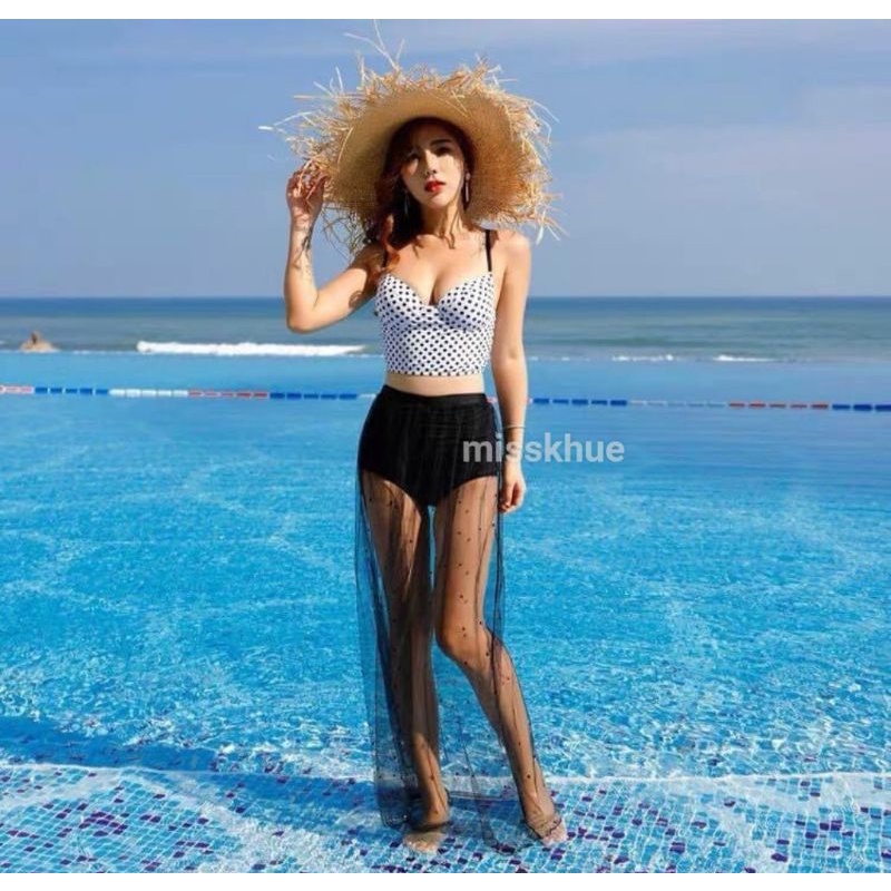 bikini chấm bi, 2 mảnh, 3 chi tiết, áo ngực trắng chấm bi đen, quần đen, chân váy khăn mỏng