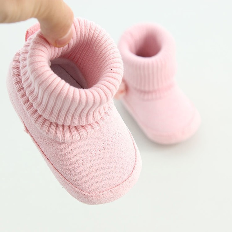 Giày bốt vải len đính hoa xinh xắn cho bé