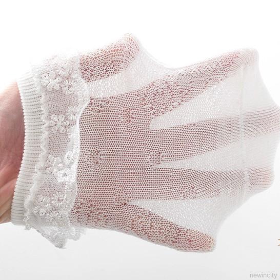 Vớ công chúa đính nơ dễ thương cho bé gái