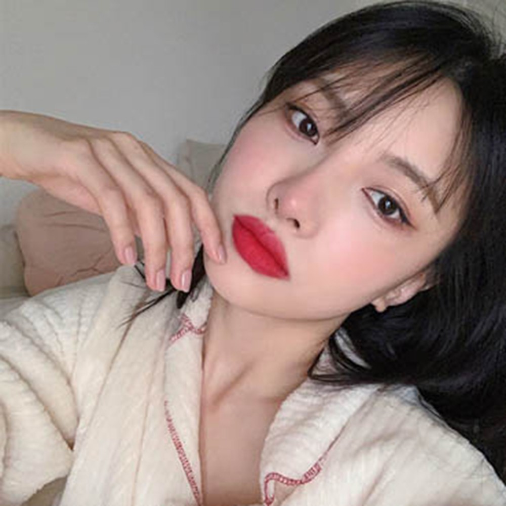 【COD】Son Môi Nhung Lì Kèm Cọ Trang Điểm Tiện Dụng