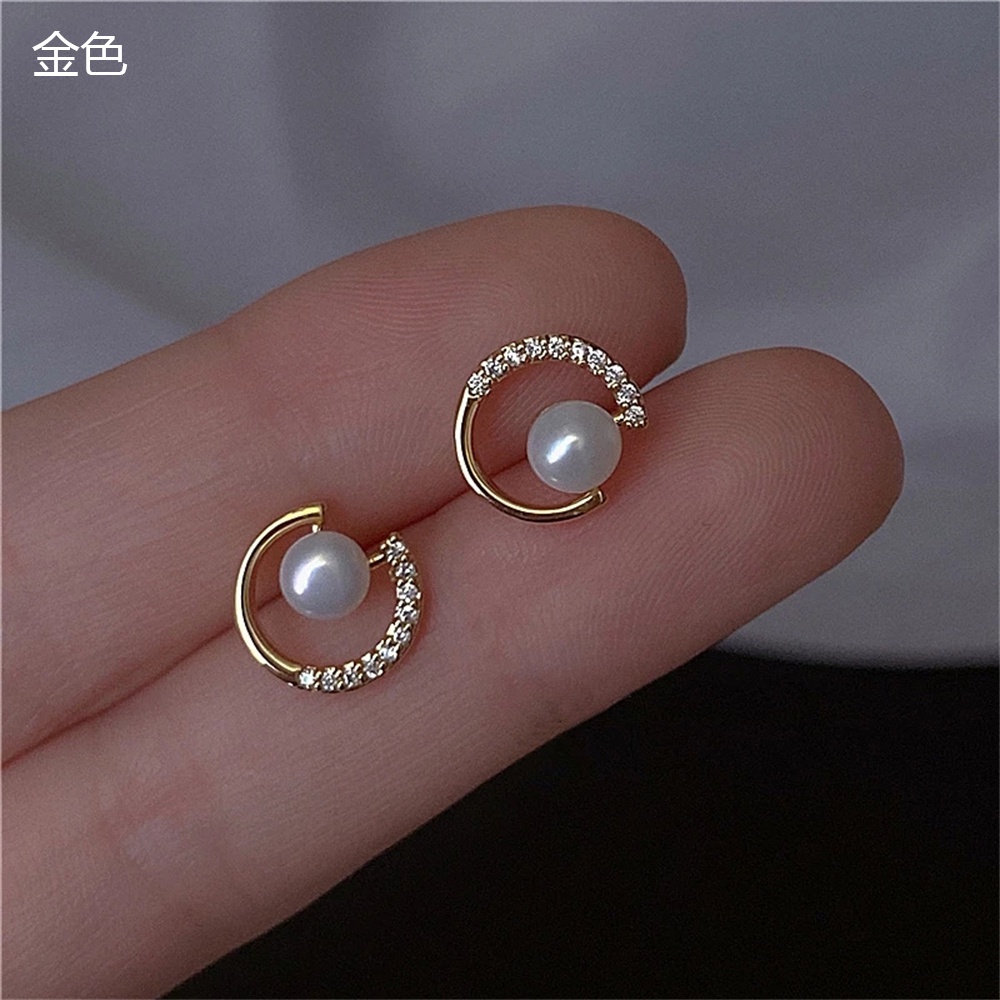Khuyên Tai Tròn Cắt Ngọc Trai Đơn Giản Kim Cương