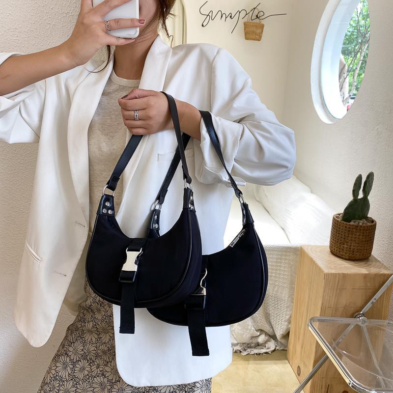 Simple single-shoulder bag women Western style popular new trendy Korean wearing under arm wild messenger style