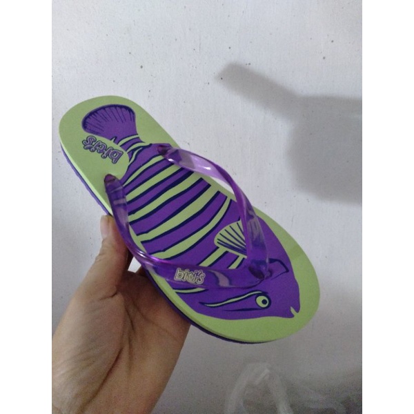 Dép xỏ ngón bé gái hình cá