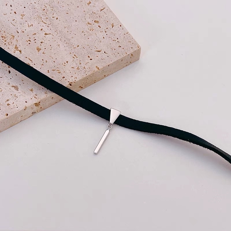 Vòng Cổ Choker Dây Da Đen Mặt Hình Học Đơn Giản Thời Trang