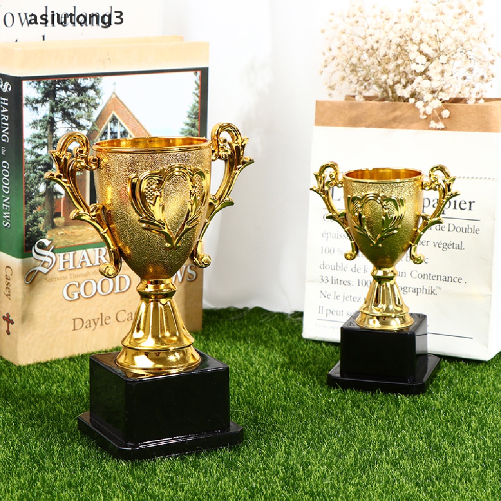 Cúp đồ chơi bằng nhựa thiết kế sang trọng cho bé