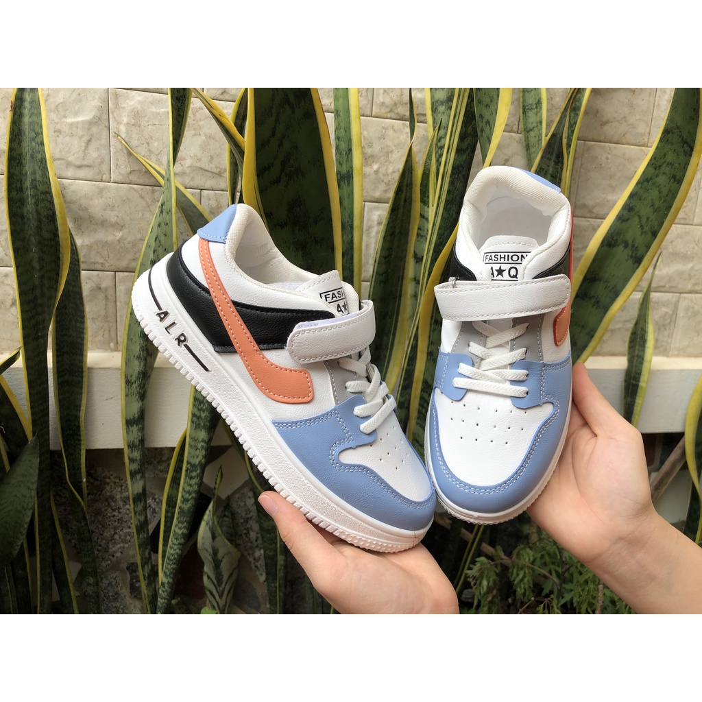 Giày thể thao cho bé trai 4 đến 12 tuổi siêu nhẹ kháng khuẩn êm chân chống hôi chân cho trẻ em đi học ,đi chơi cn1