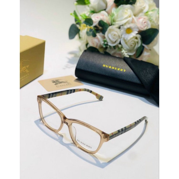 Mắt kính bur berry màu trà
