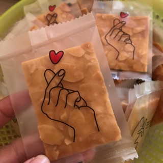 Bánh ngói hạnh nhân