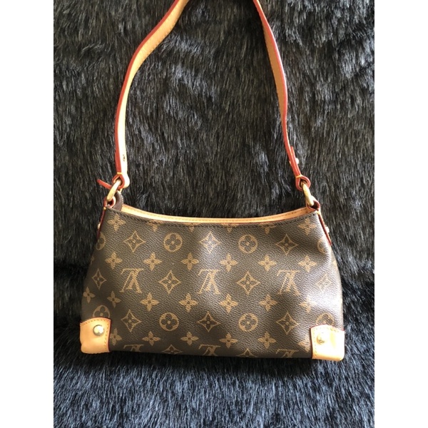 💚 👜  •Túi chuẩn si  của nữ Lờ Vê hoạ tiết da thật•