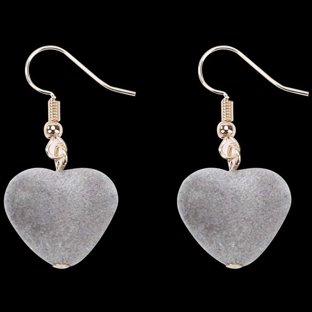 Khuyên tai nữ hình trái tim bằng nhung sang trọng