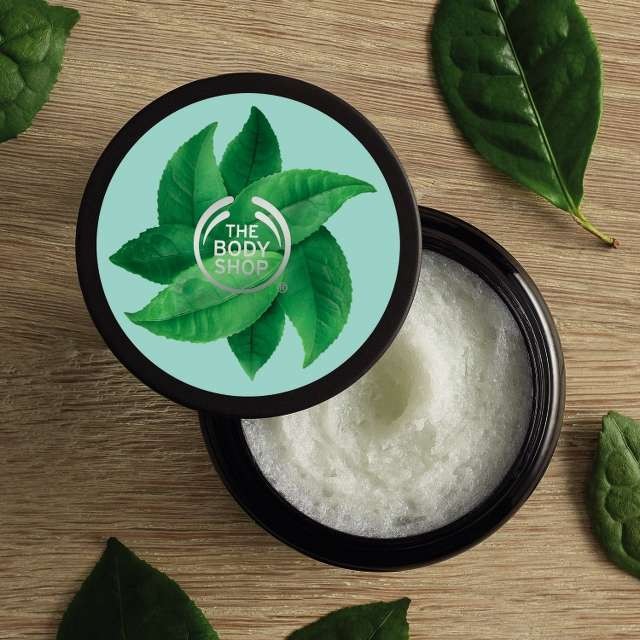 Tẩy tế bào chết cho da đầu The Body Shop Fuji Green Tea Refreshingly Purifying hair scrub 240ml | BigBuy360 - bigbuy360.vn