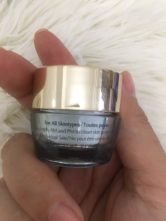 Kem mắt estee lauder