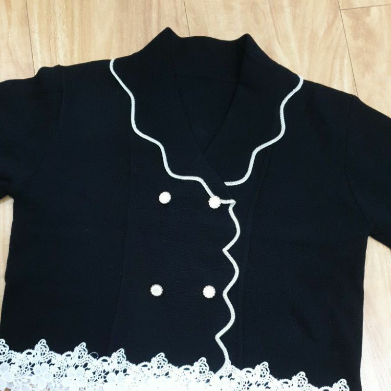 Sale áo len cổ vest viền ren hình thật | BigBuy360 - bigbuy360.vn