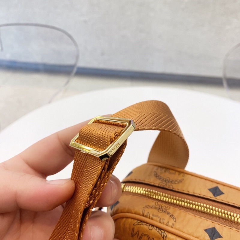 Túi đeo chéo MCM thời trang 2022