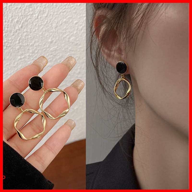Khuyên tai vòng kim loại màu đen đơn giản cho nữ