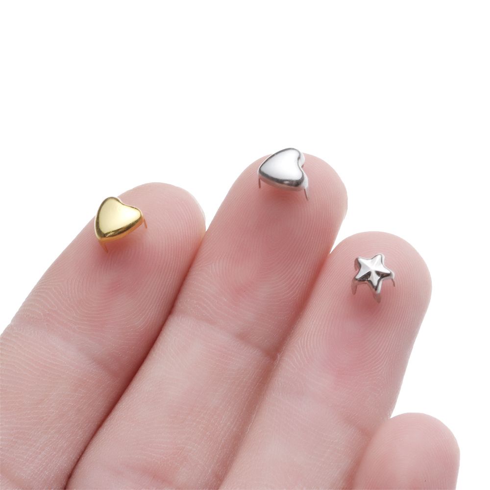 Bộ 50 nút kim loại mini cỡ 4/5/6mm hình ngôi sao/trái tim nhiều màu tùy chọn dùng tự làm đồ chơi cho búp bê
