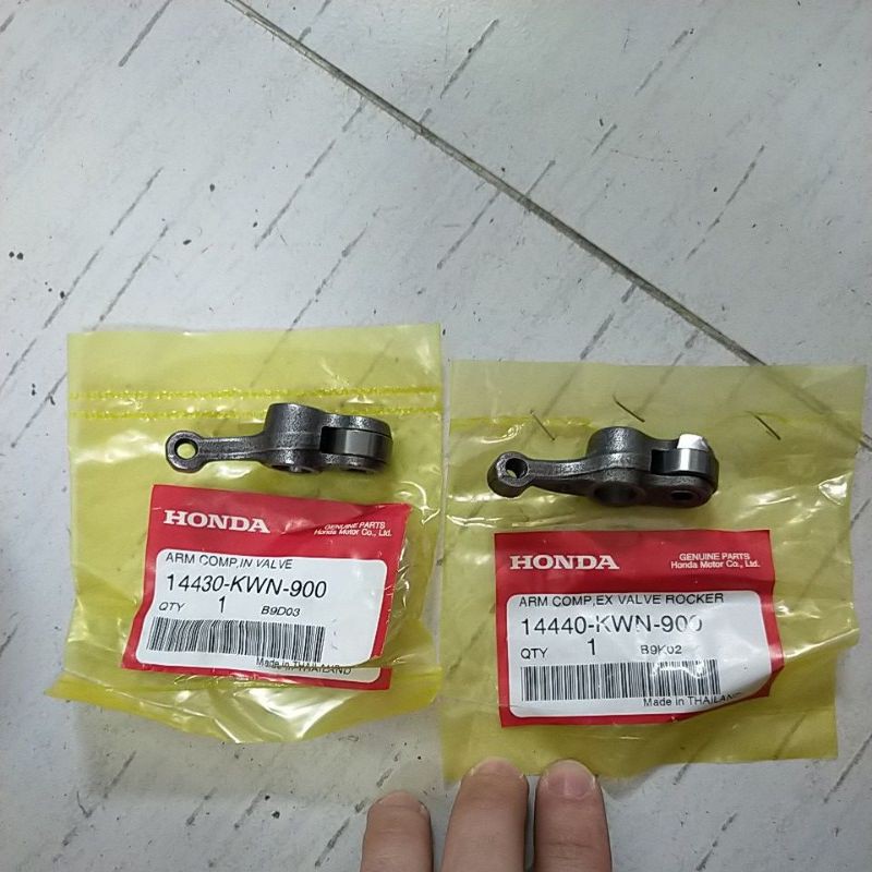 Cặp cò lăn Honda Pcx 125 đời đầu