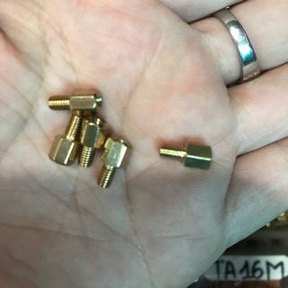 10 chiếc cọc đồng 0,5 cm