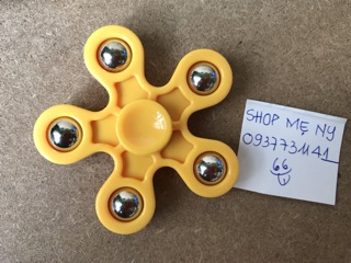 Con quay tay Fidget spinner