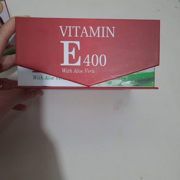 Viên uống trắng da mờ nám VITAMIN E400 Tinh dầu thông đỏ , Hoa anh thảo - Hộp 30 viên
