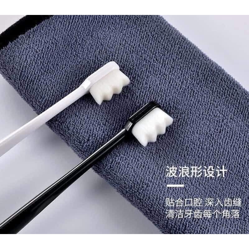 Bàn chải đánh răng cho cả gia đình chất liệu sợi silicon siêu nhỏ mềm mại làm sạch sâu (Kèm hộp đựng)