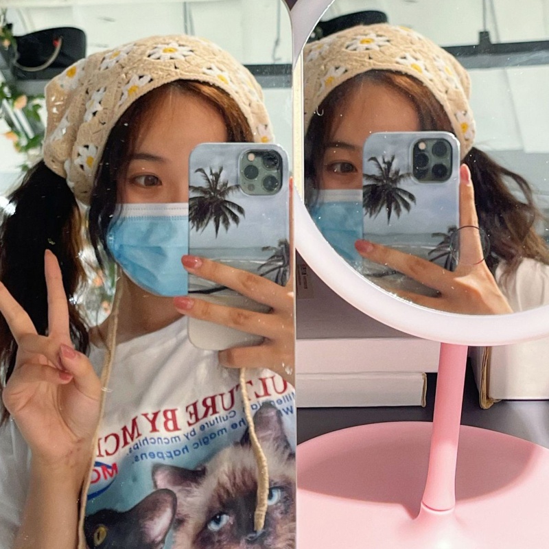 Khăn Bandana Đan Len Nhiều Màu Sắc Làm Phụ Kiện Chụp Ảnh Cho Bạn Gái