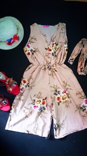 Jumsuit lửng cổ đắp chéo cột eo