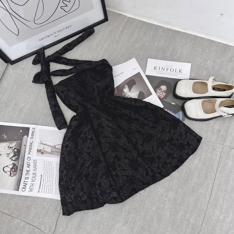 ĐẦM GẤM HOA DÂY CHÉO 1 BÊN CỘT NƠ VAI