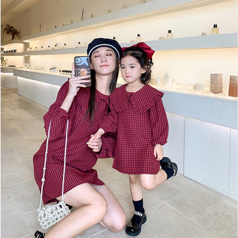 Đầm cổ bẻ kẻ sọc caro dễ thương thời trang cho mẹ và bé
