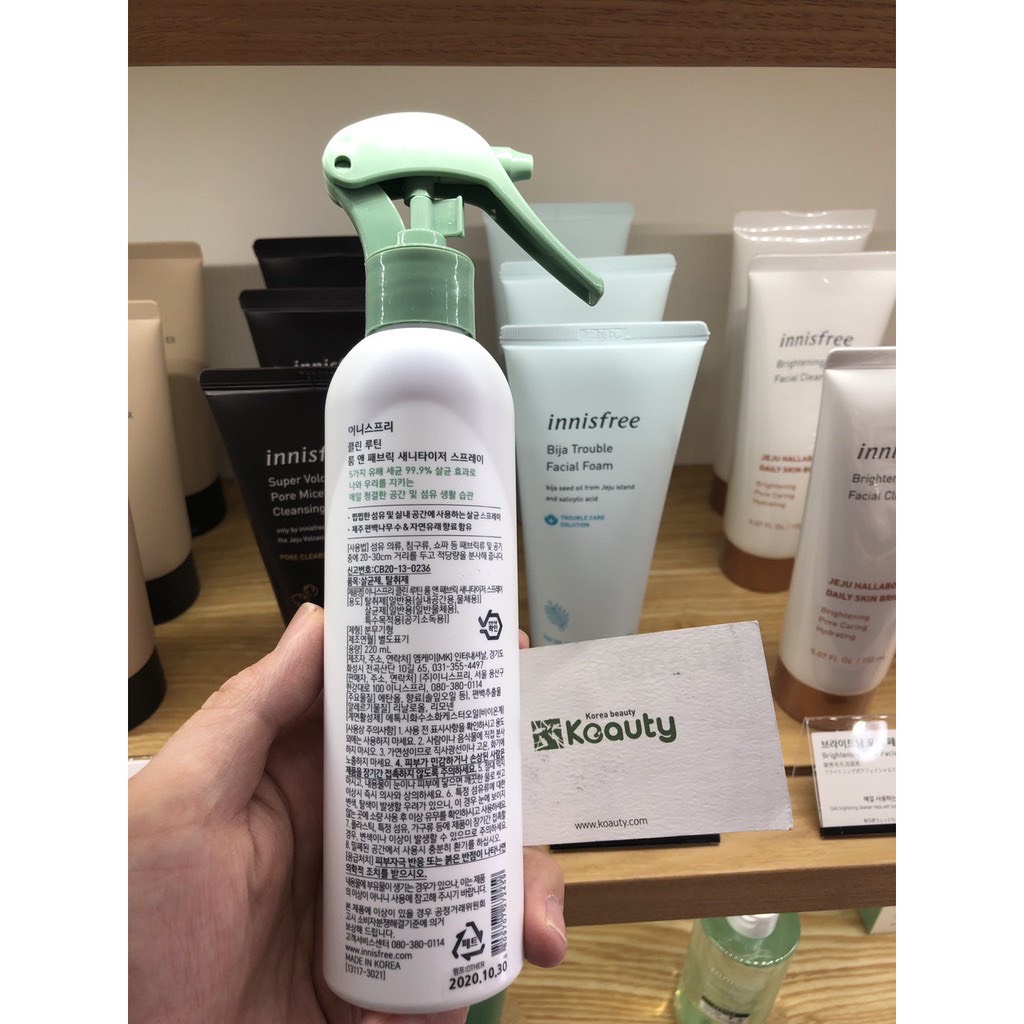 Xịt kháng khuẩn cho phòng Innisfree Clean Routine Room and Fabric Sanitizer Spray 220ml