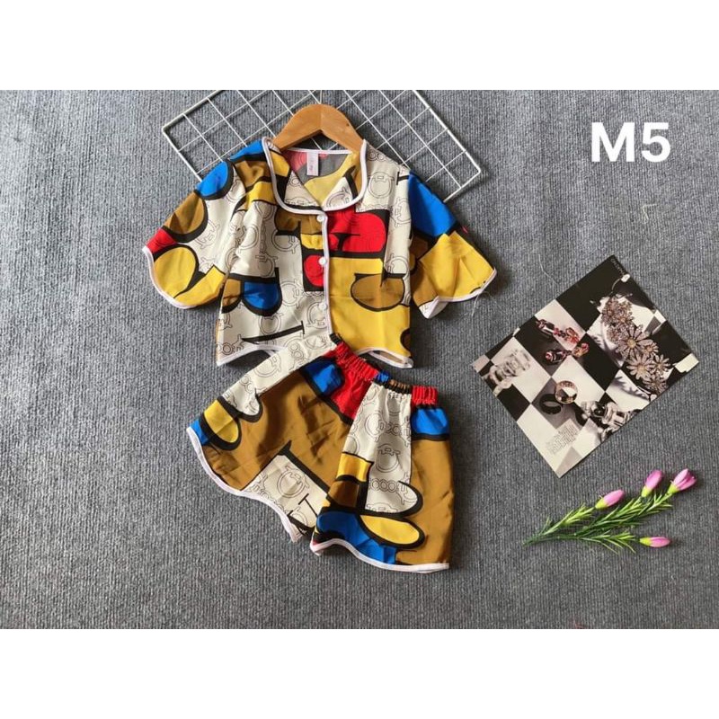 bộ đồ pijama lụa màu lập thể cho bé