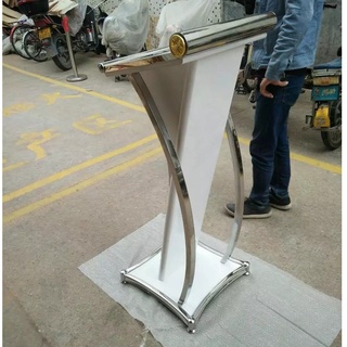 Bục phát biểu hàng nhập khẩu