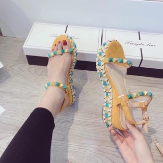 Sandal LBT đinh vàng siêu hot(sẵn).